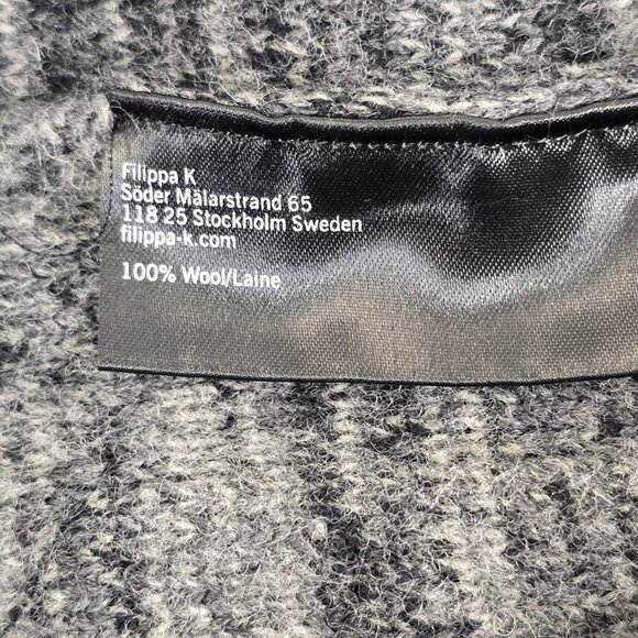 Slim Factor by Investments Womens Top Size 1X Plus Mini Scroll V-Neck Black Whit - Picture 10 of 12